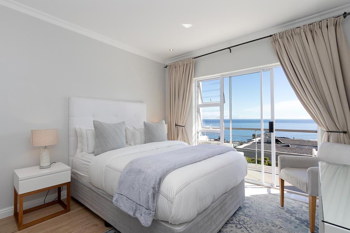 Stunning Sea View Apartment - Camps Bay Ciudad del Cabo Exterior foto