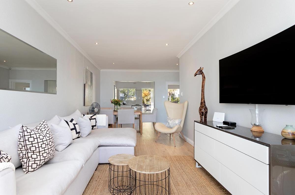 Stunning Sea View Apartment - Camps Bay Ciudad del Cabo Exterior foto